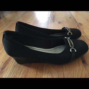 EUC-  Micro material dress shoe